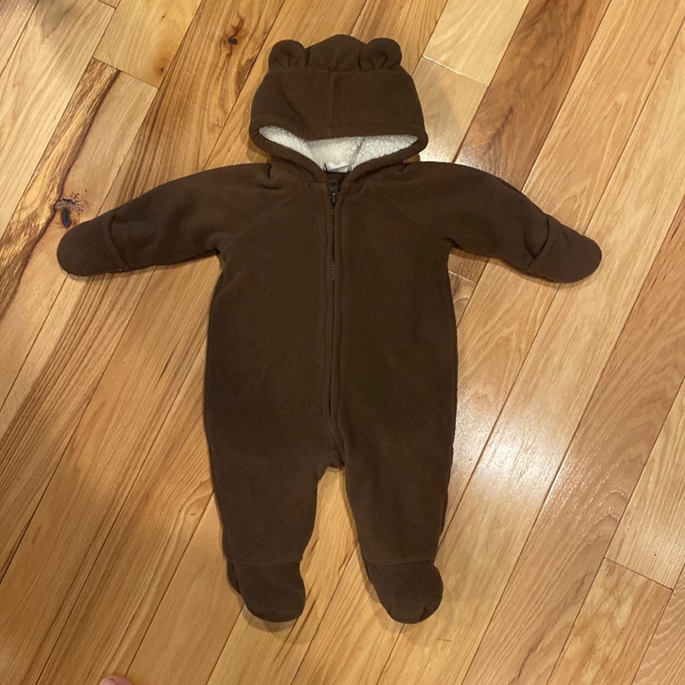 Bear fleece bunting. Old navy. 0-3 months.